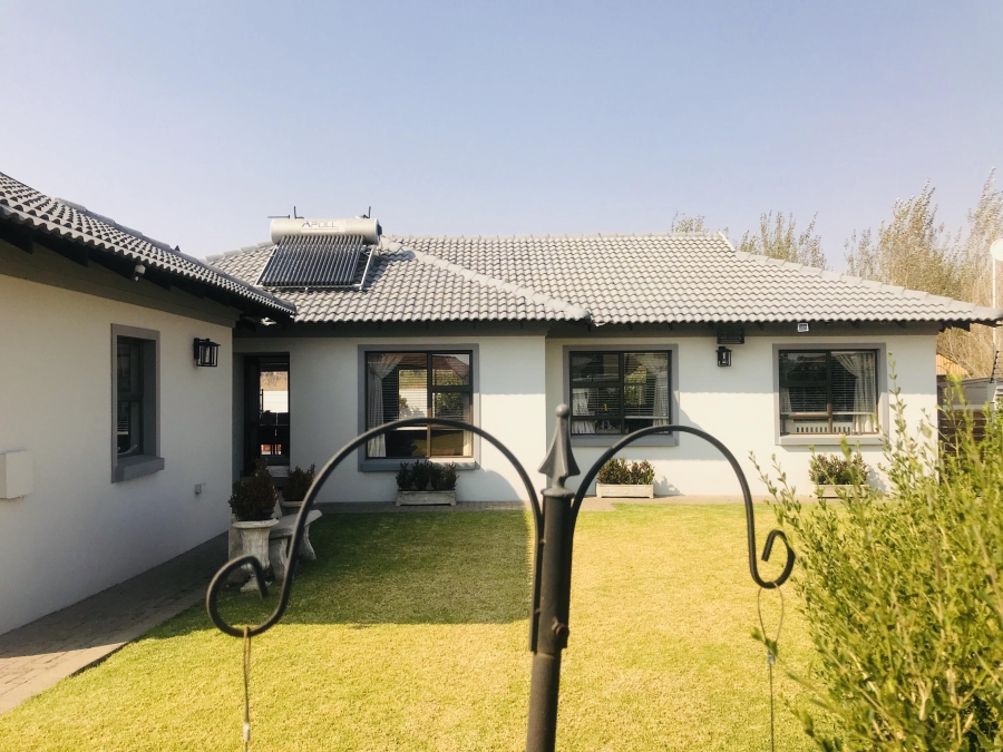 To Let 3 Bedroom Property for Rent in Helderwyk Gauteng