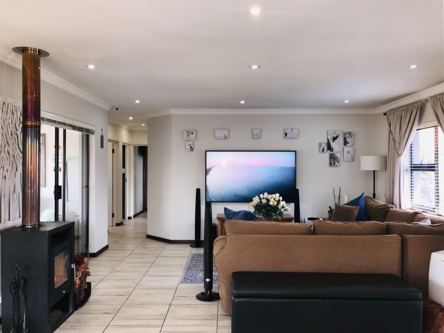 To Let 3 Bedroom Property for Rent in Helderwyk Gauteng