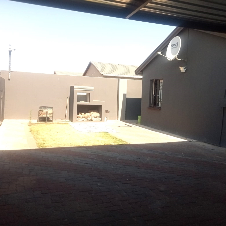 3 Bedroom Property for Sale in Windmill Park Gauteng