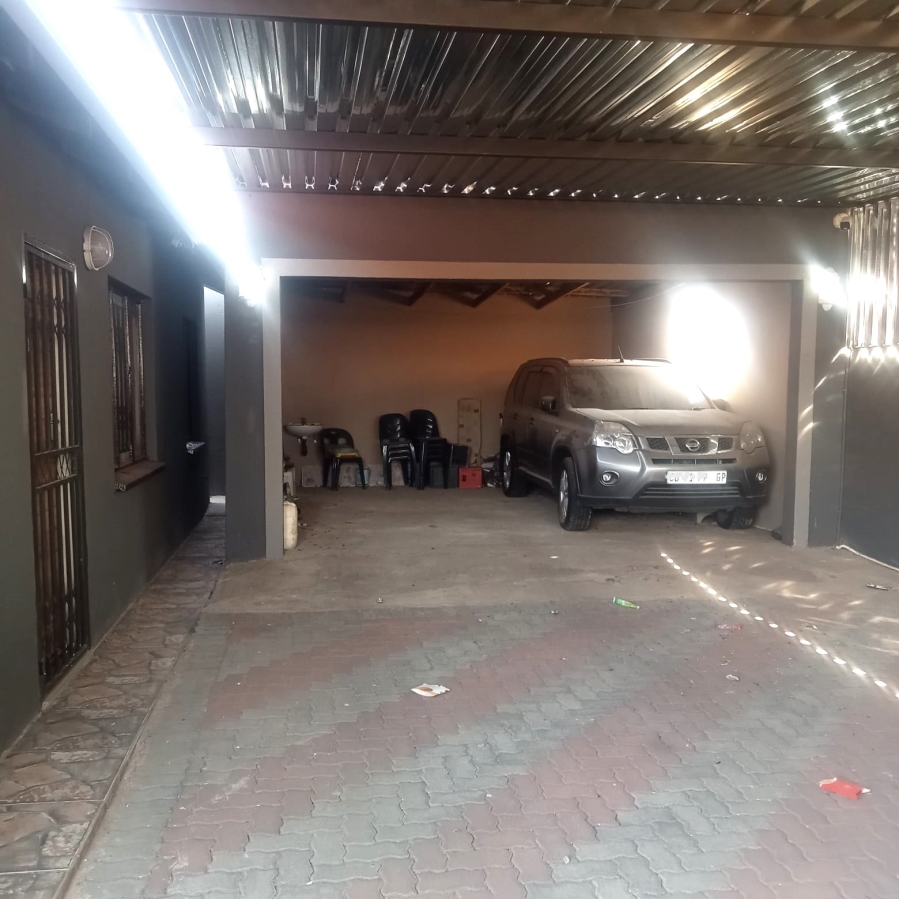 3 Bedroom Property for Sale in Windmill Park Gauteng