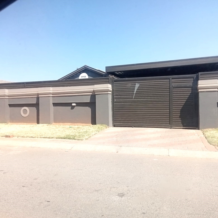 3 Bedroom Property for Sale in Windmill Park Gauteng