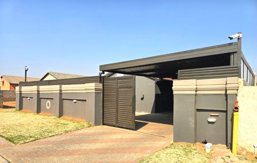 3 Bedroom Property for Sale in Windmill Park Gauteng