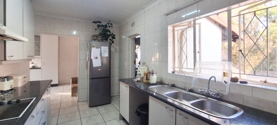 4 Bedroom Property for Sale in Vorna Valley Gauteng