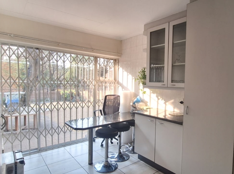 4 Bedroom Property for Sale in Vorna Valley Gauteng