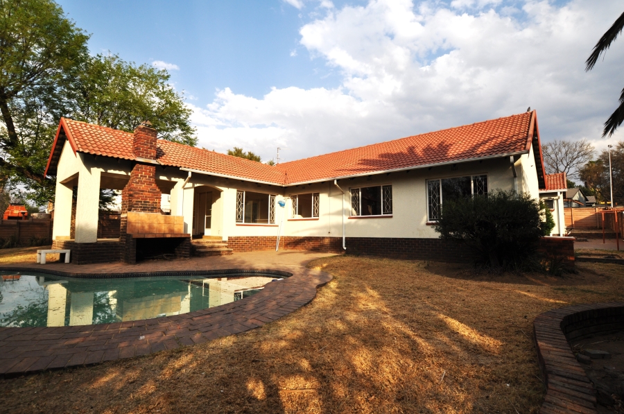 4 Bedroom Property for Sale in Vorna Valley Gauteng