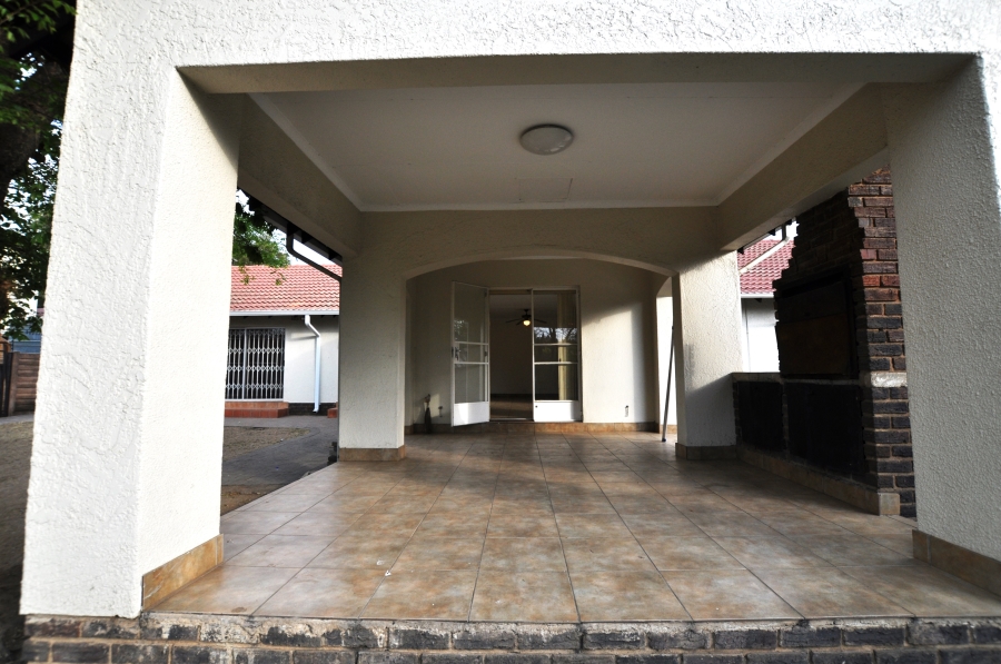 4 Bedroom Property for Sale in Vorna Valley Gauteng