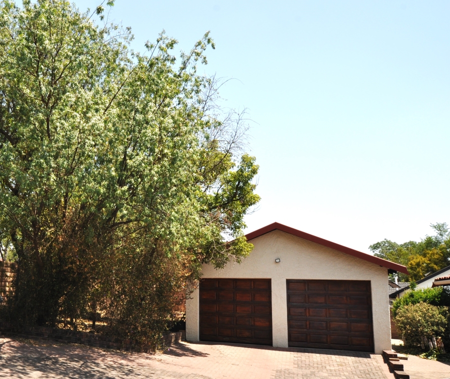 4 Bedroom Property for Sale in Vorna Valley Gauteng