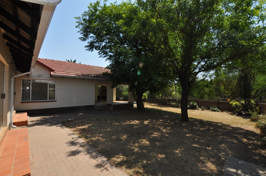 4 Bedroom Property for Sale in Vorna Valley Gauteng