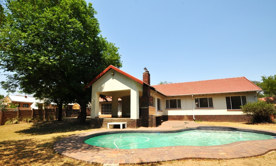 4 Bedroom Property for Sale in Vorna Valley Gauteng