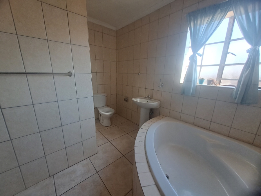 3 Bedroom Property for Sale in Kookrus Gauteng