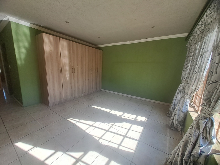 3 Bedroom Property for Sale in Kookrus Gauteng