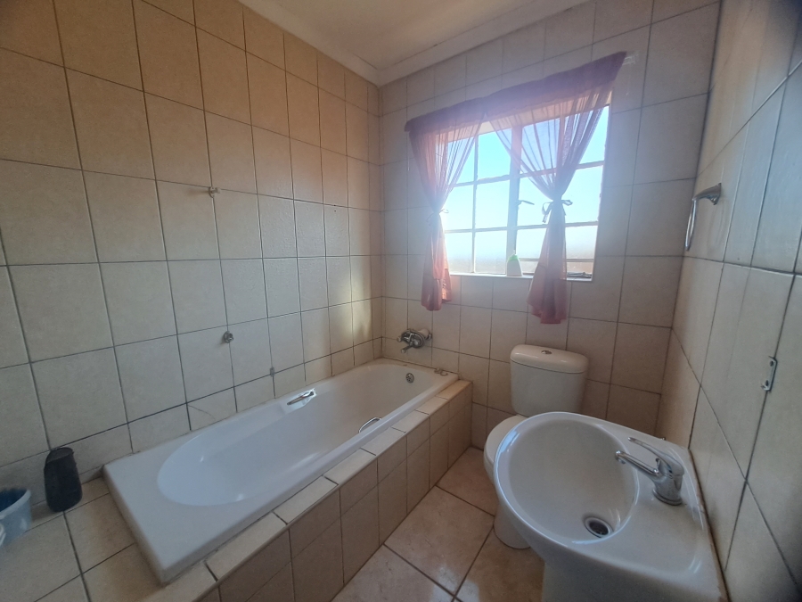 3 Bedroom Property for Sale in Kookrus Gauteng