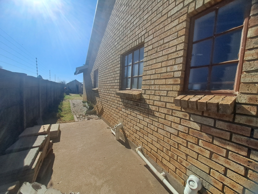 3 Bedroom Property for Sale in Kookrus Gauteng