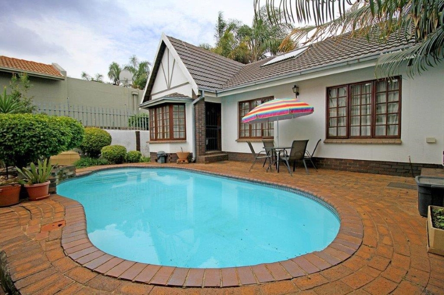 To Let 3 Bedroom Property for Rent in Bedfordview Gauteng