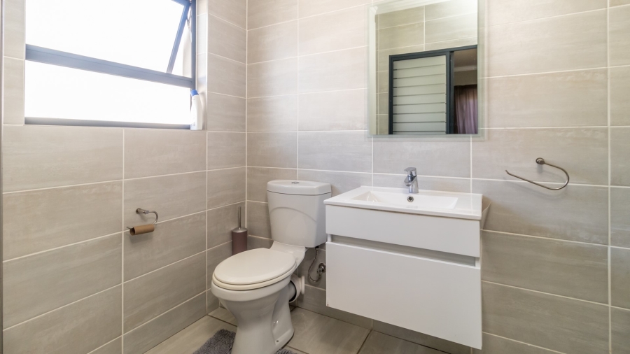 1 Bedroom Property for Sale in Waterfall Gauteng