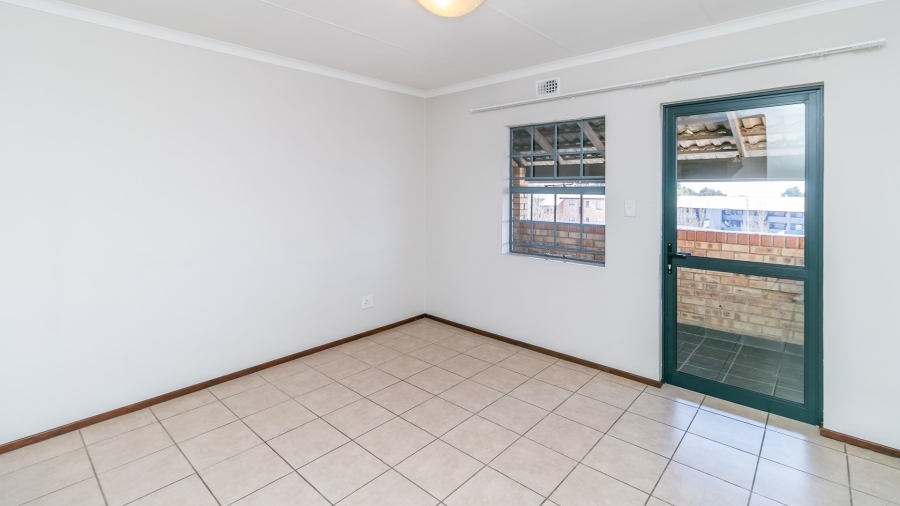 2 Bedroom Property for Sale in Erand Gardens Gauteng