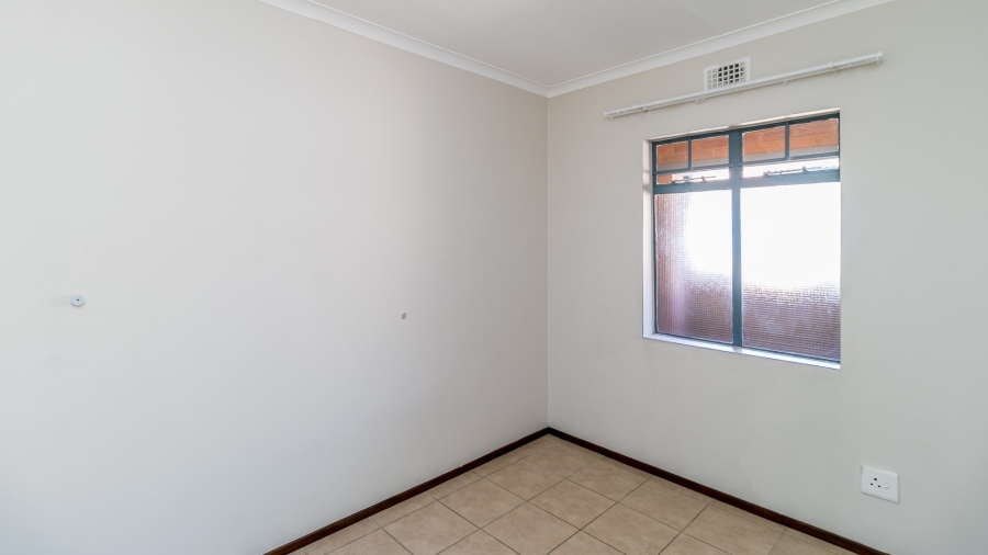 2 Bedroom Property for Sale in Erand Gardens Gauteng