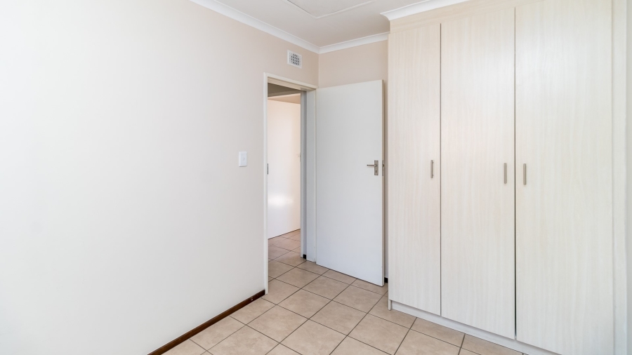 2 Bedroom Property for Sale in Erand Gardens Gauteng