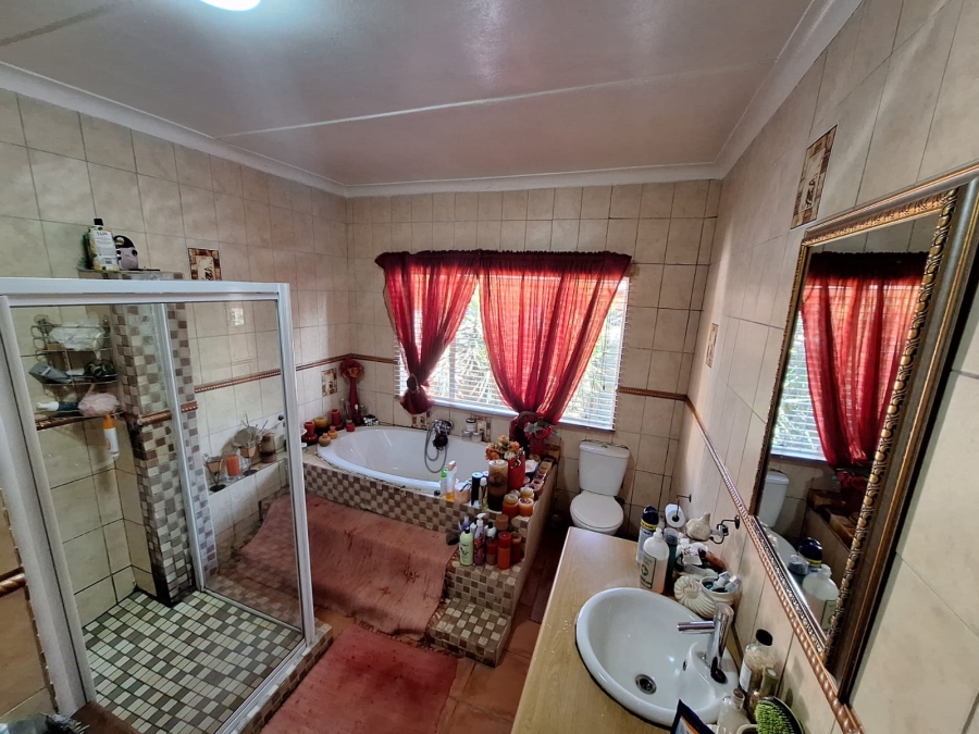 6 Bedroom Property for Sale in Valhalla Gauteng