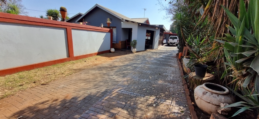 6 Bedroom Property for Sale in Valhalla Gauteng