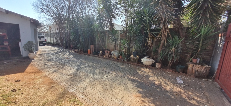 6 Bedroom Property for Sale in Valhalla Gauteng