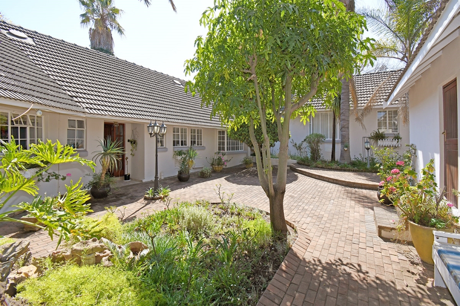 6 Bedroom Property for Sale in Bryanston Gauteng