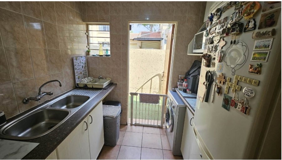 2 Bedroom Property for Sale in Sunninghill Gauteng