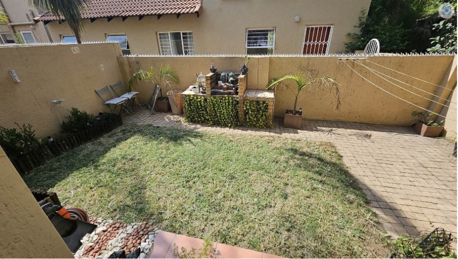 2 Bedroom Property for Sale in Sunninghill Gauteng