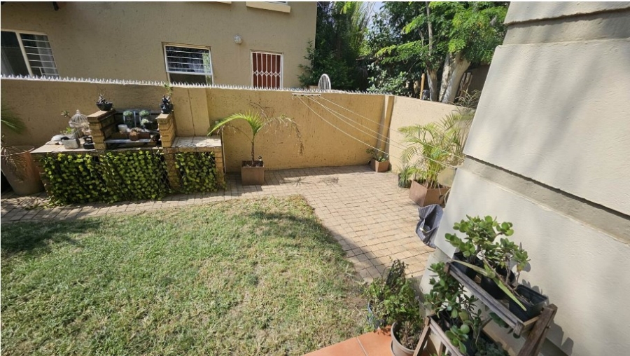 2 Bedroom Property for Sale in Sunninghill Gauteng