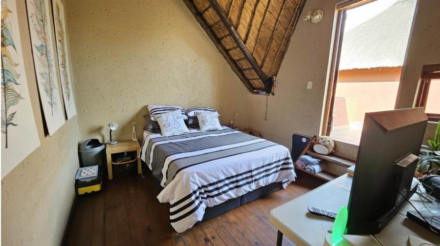 1 Bedroom Property for Sale in Sunninghill Gauteng