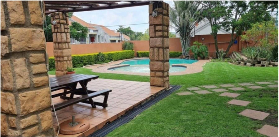 1 Bedroom Property for Sale in Sunninghill Gauteng