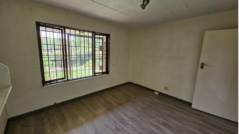 2 Bedroom Property for Sale in Sunninghill Gauteng