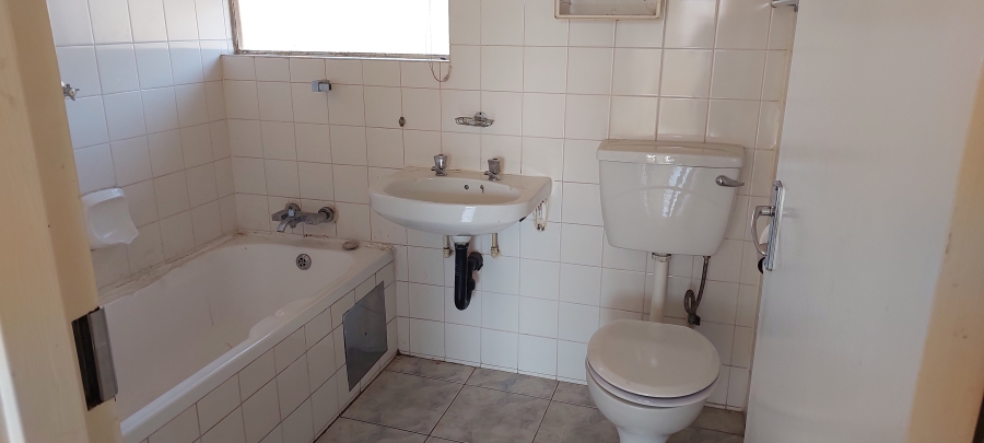 To Let 2 Bedroom Property for Rent in Alan Manor Gauteng