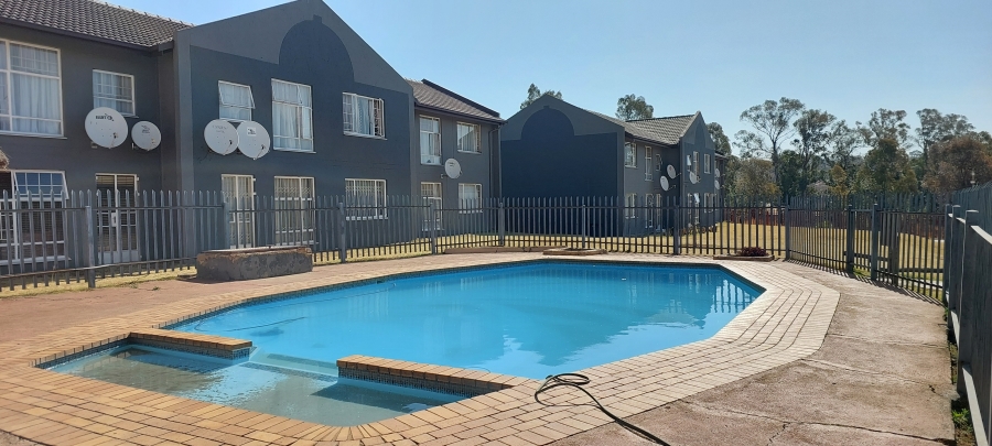 To Let 2 Bedroom Property for Rent in Alan Manor Gauteng