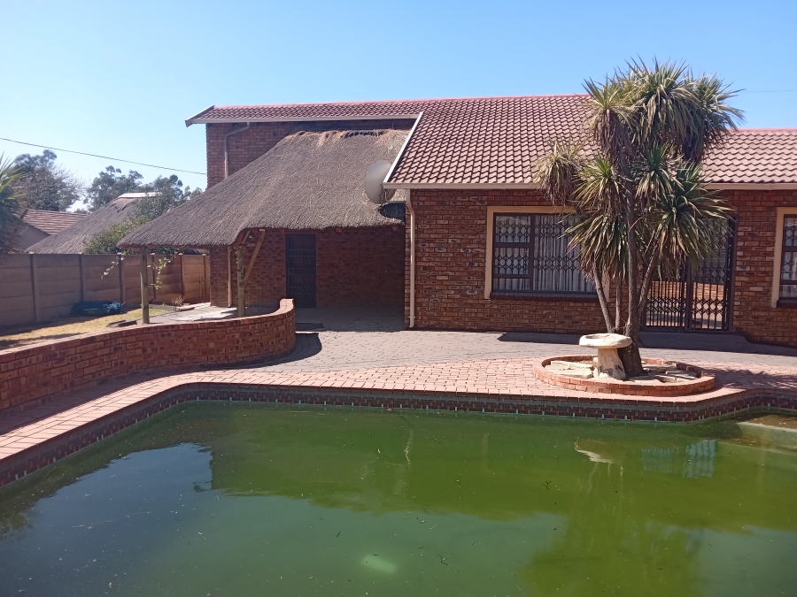 5 Bedroom Property for Sale in Brakpan North Gauteng