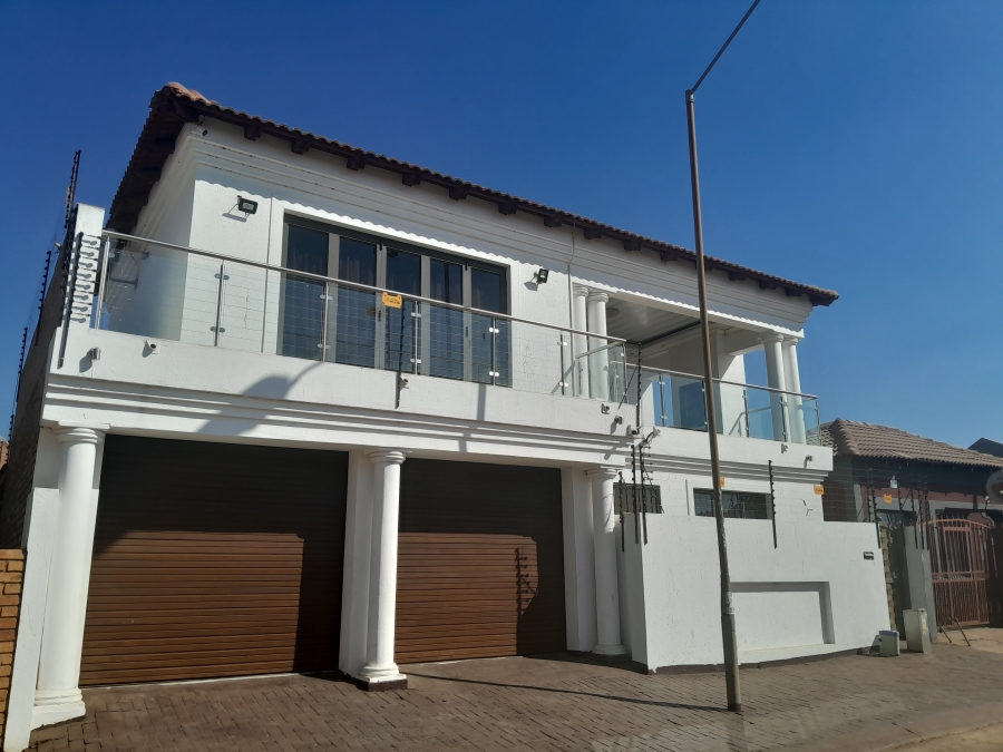 4 Bedroom Property for Sale in Mahube Valley Gauteng