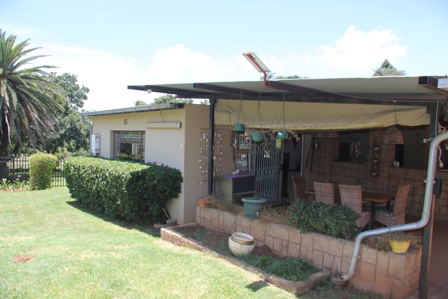 5 Bedroom Property for Sale in Hekpoort Gauteng