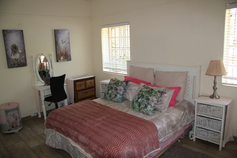 5 Bedroom Property for Sale in Hekpoort Gauteng