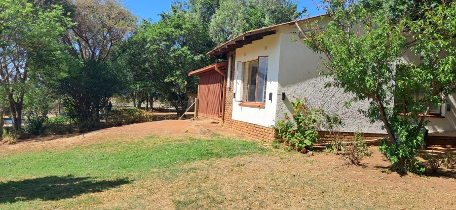 5 Bedroom Property for Sale in Hekpoort Gauteng