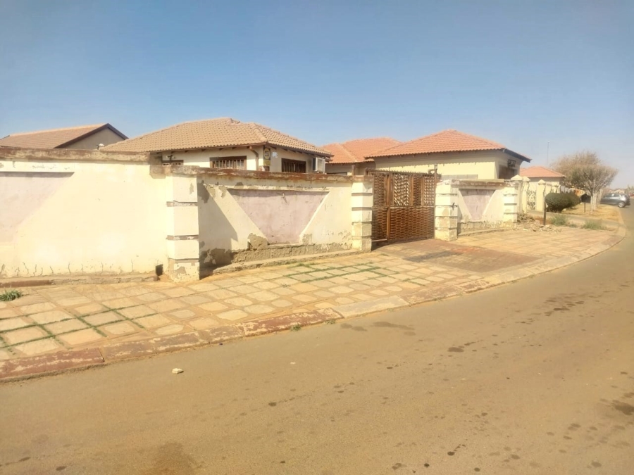 3 Bedroom Property for Sale in Dawn Park Gauteng