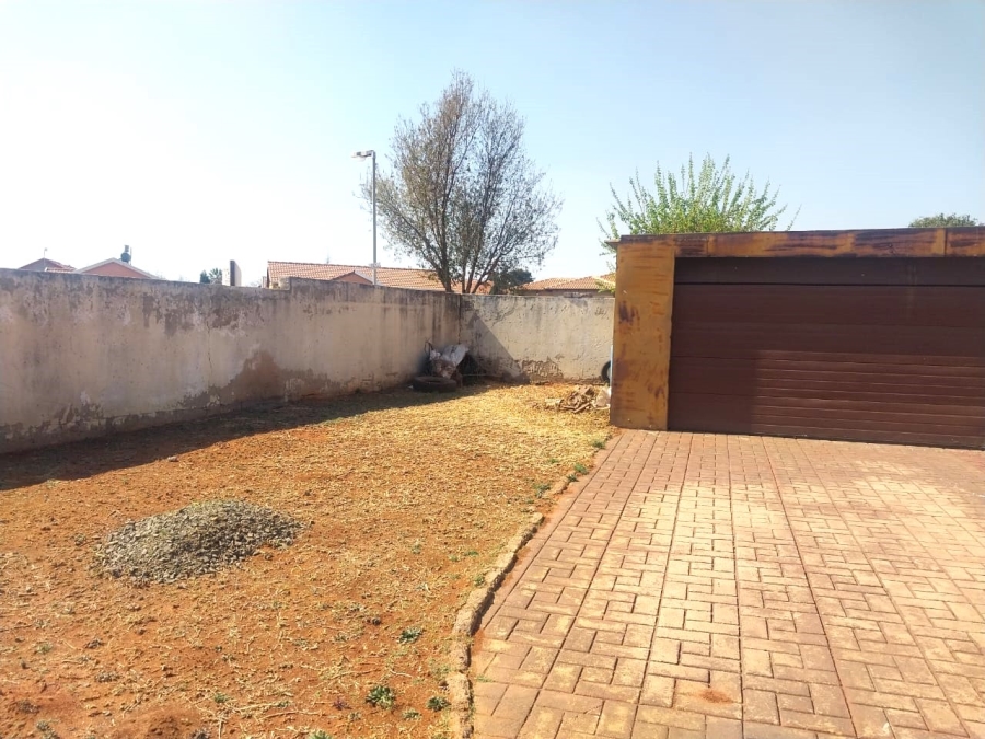 3 Bedroom Property for Sale in Dawn Park Gauteng