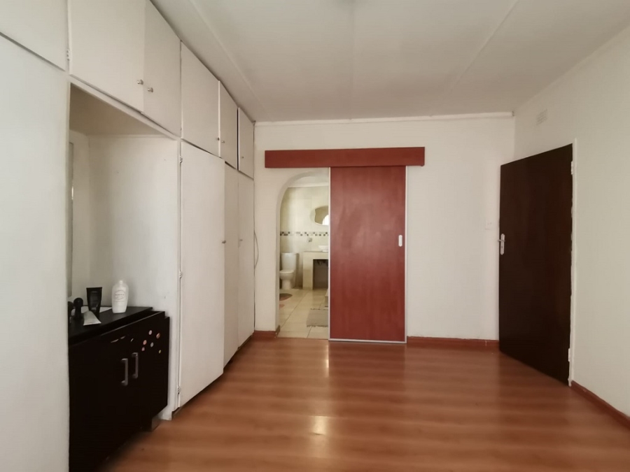 3 Bedroom Property for Sale in Crown Gardens Gauteng