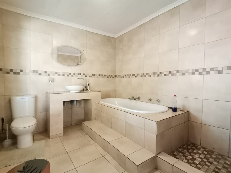 3 Bedroom Property for Sale in Crown Gardens Gauteng