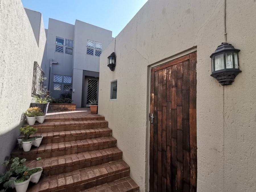 3 Bedroom Property for Sale in Bassonia Gauteng