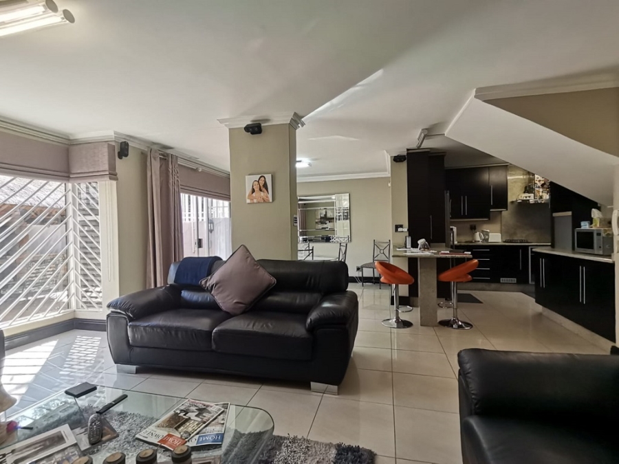 3 Bedroom Property for Sale in Bassonia Gauteng