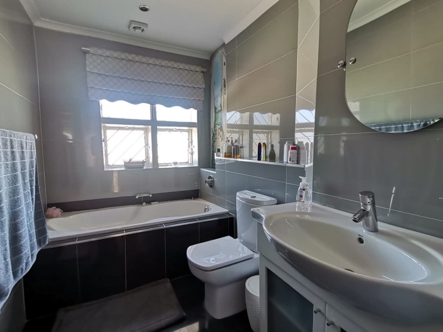 3 Bedroom Property for Sale in Bassonia Gauteng