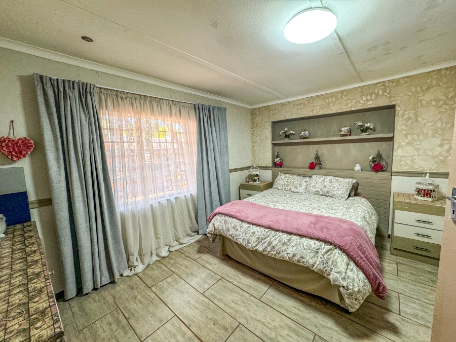 27 Bedroom Property for Sale in Rhenosterspruit Gauteng