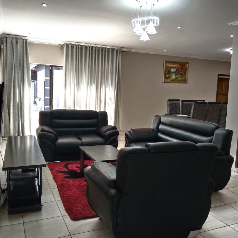 8 Bedroom Property for Sale in Verwoerdpark Gauteng