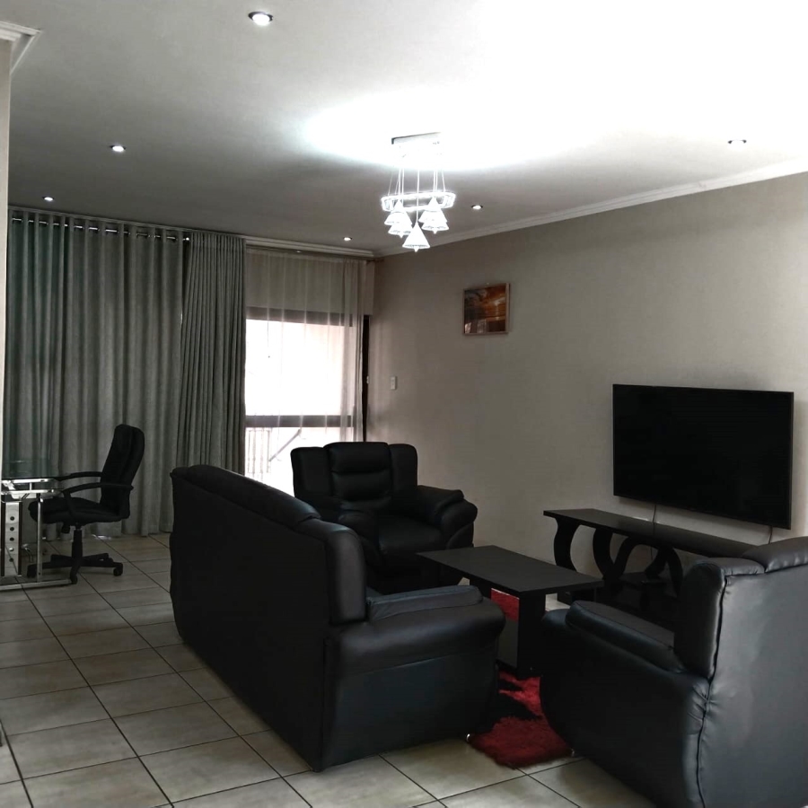 8 Bedroom Property for Sale in Verwoerdpark Gauteng