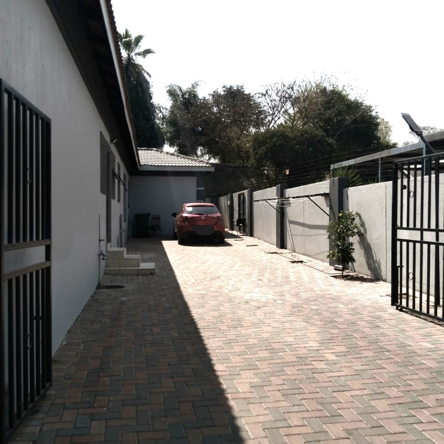 8 Bedroom Property for Sale in Verwoerdpark Gauteng